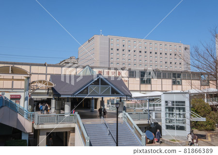 Shin-Urayasu Station, in front of the south exit of the station building, Urayasu City, Chiba Prefecture 81866389