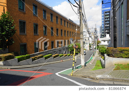 September Chiyoda 594 Yurei-zaka b, in front of Kakugawa Shoten headquarters, Fujimi 81866874