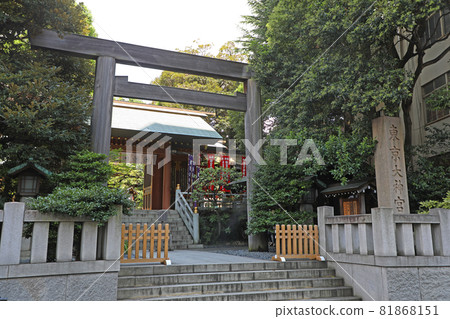 Torii gate of Tokyo Daijingu 81868151