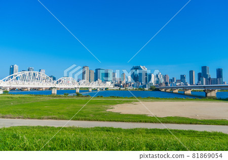 Osaka Yodogawa riverbed and Umeda skyscrapers Osaka Yodogawa riverbed and Umeda skyscrapers 81869054
