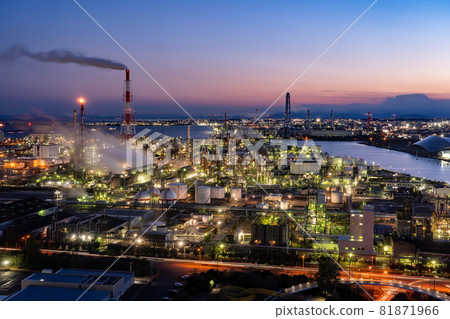三重縣四日市市四日市港暮光工廠夜景 三重縣四日市市四日市港暮光工廠夜景 81871966