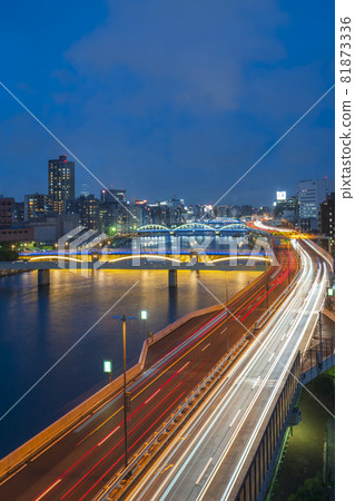 [Tokyo] Cityscape Night view of the Sumida River and the Metropolitan Expressway 81873336