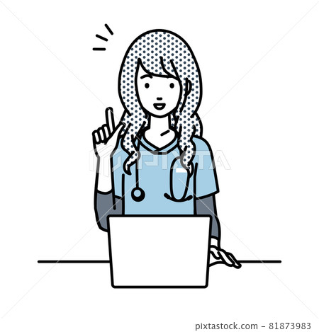 一位護士女士坐在辦公桌前，打開電腦，激發靈感 81873983