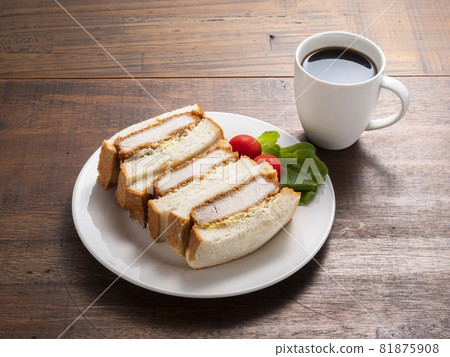 Loose cut sandwich 81875908