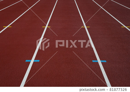 田徑場的田徑跑道 田徑場的田徑跑道 81877326