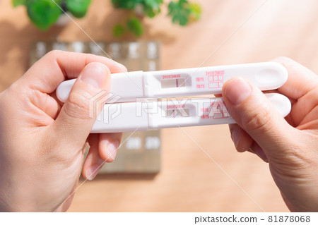 妊娠試驗陽性和陰性 81878068