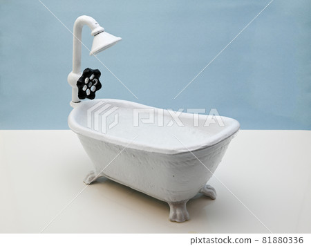 Miniature bathtub 81880336