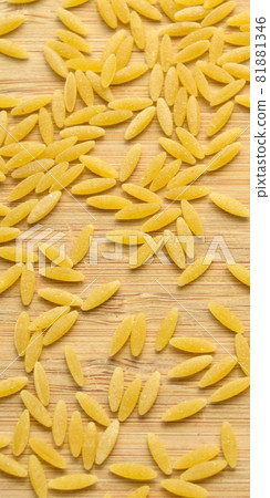 Raw fresh and healthy organic barley noodle foot background 81881346