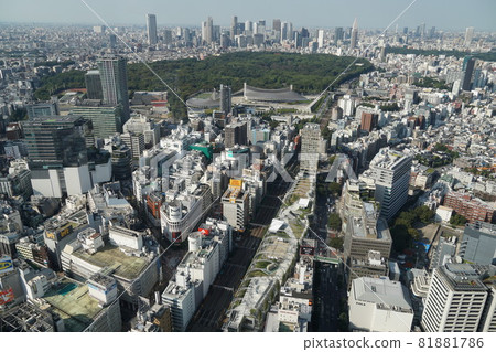 Yoyogi Park and skyscrapers in Shinjuku seen from Shibuya Sky Yoyogi Park and skyscrapers in Shinjuku seen from Shibuya Sky 81881786