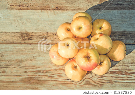 Organic apples flat lay retro tone Organic apples flat lay retro tone 81887880