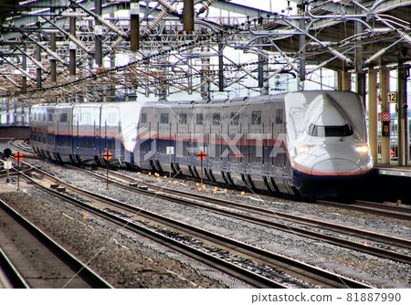 "Goodbye" 2-story giant ... Connecting Tokyo and Niigata [E4 Series Max Shinkansen] 81887990