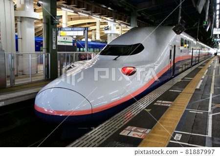 "Goodbye" 2-story giant ... Connecting Tokyo and Niigata [E4 Series Max Shinkansen] 81887997