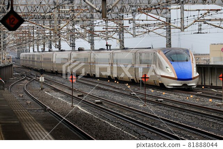 Shinkansen E7 series to Kanazawa / Niigata ... Joetsu / Hokuriku Shinkansen Shinkansen E7 series to Kanazawa / Niigata ... Joetsu / Hokuriku Shinkansen 81888044