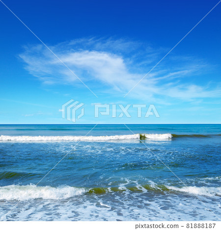 Tropical beach, azure ocean and blue sky. 81888187