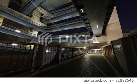 Night view of the sidewalk with a spiral slope provided for pedestrians to rise on the bridge girder of Konohana Ohashi, Konohana-ku, Osaka 81888546