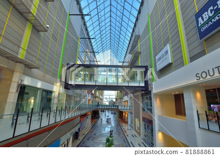 April 2021 Kobe Harborland umie closed during Hyogo Prefecture emergency declaration 81888861