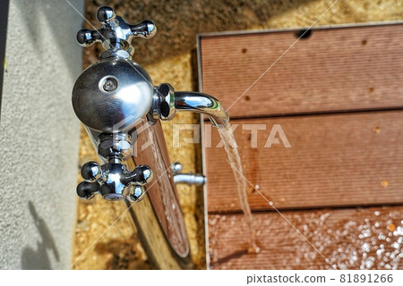 Outdoor water washing for gardening 81891266