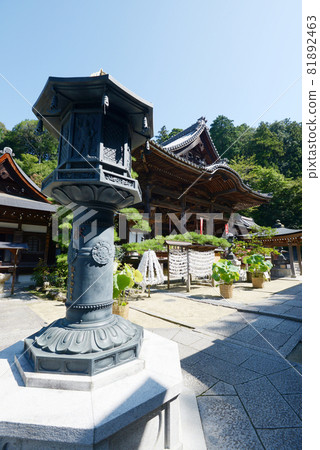 岡寺燈籠和正殿 奈良縣明日香村 81892463