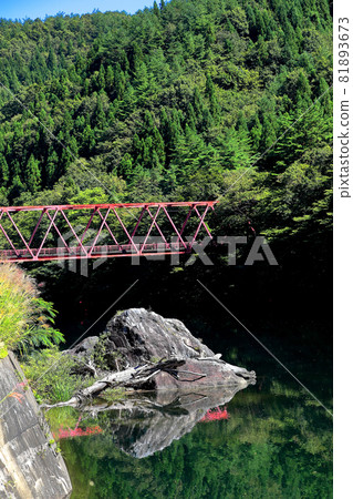 荒川峽風光:前澤橋和巨石 荒川峽風光:前澤橋和巨石 81893673