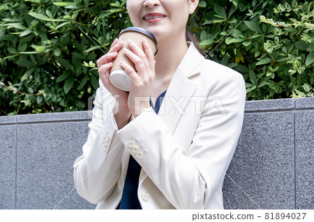 業務場景女性 業務場景女性 81894027