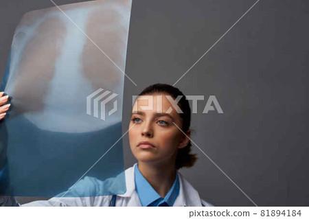 doctor radiologist examination x-ray health 81894184