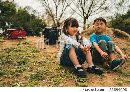 After school for elementary school students After school for elementary school students 81894698
