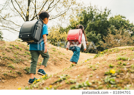 After school for elementary school students After school for elementary school students 81894701
