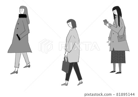 Women in autumn / winter clothes 81895144