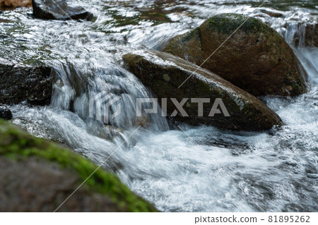 Clear stream in Ashiomachi, Nikko City, Tochigi Prefecture (September) Uchinokago River 81895262