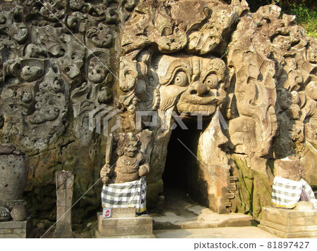 Goa Gajah 81897427