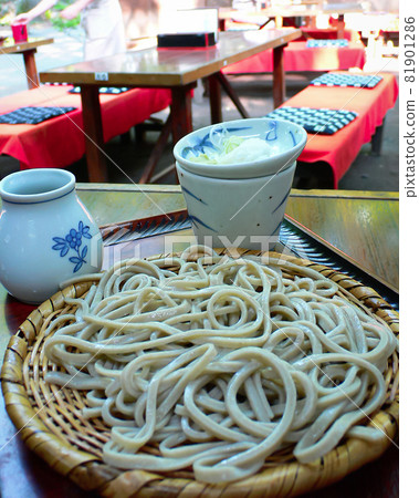 帶戶外座位的蕎麥麵 帶戶外座位的蕎麥麵 81901286