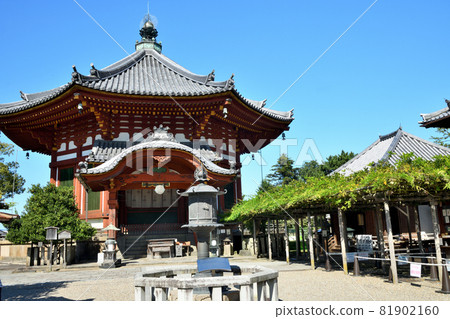 興福寺（南園堂） [重要文化財產] [奈良縣奈良市] 81902160