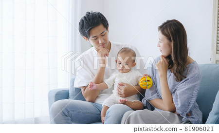 Family / Family / Childcare / Parenting 81906021