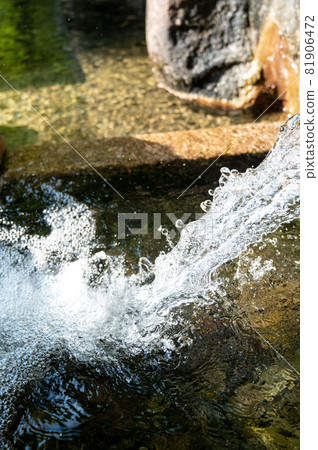 大壩上游泉水 | 高透明度的冷名水與自然融為一體的人造物 81906472