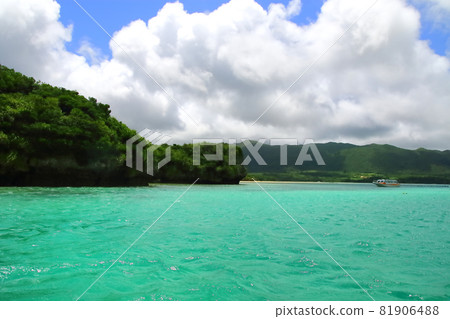 石垣島川平灣的景色 石垣島川平灣的景色 81906488