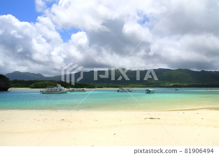 View of Ishigaki Island Kabira Bay 81906494