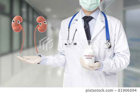 Doctor holding pill bottle and holding unhealthy kidney 81906894