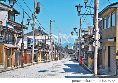 [富山縣伊波市木雕村八日町通] 富山縣南都市伊波市 81907972