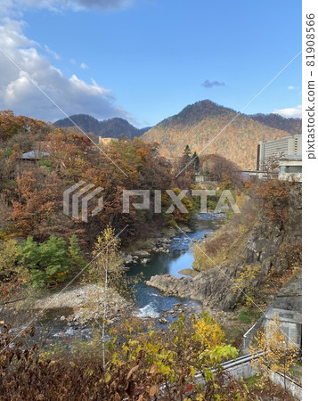 Colored autumn Jozankei 81908566