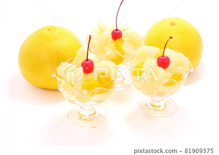 使用土佐柚亮背景的果凍玻璃容器 81909375