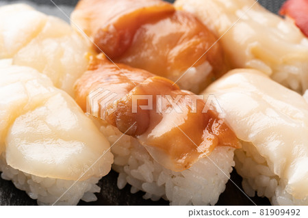 Shellfish nigiri sushi 81909492