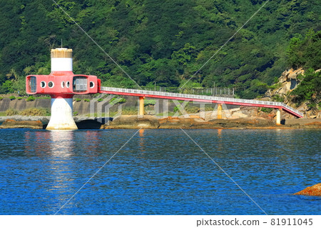 [Kochi Prefecture] Ashizuri Undersea Hall under sunny weather 81911045