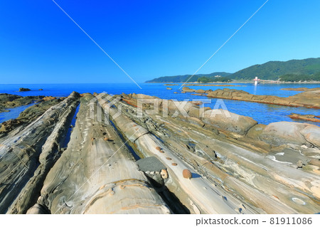 [Kochi Prefecture] Tatsukushi Coast under clear skies (Ashizuri) 81911086