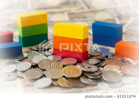 硬幣、萬日元紙幣、積木、銷售、稅收、儲蓄、家庭貸款、資產管理、紙幣、現金、債務、支持金、合作金 81911874