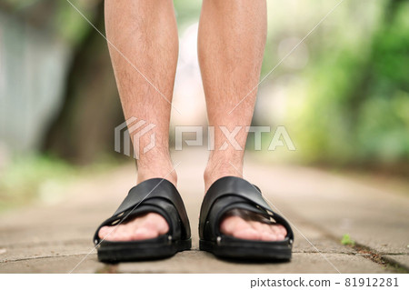 Shin hair, men's feet, outdoors 81912281
