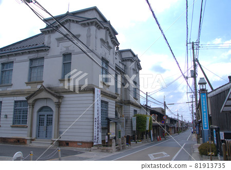[Important Traditional Buildings Preservation District] Scenery along the Sakushu Folk Art Museum and Izumo Highway in the Josai district of Tsuyama City, Tsuyama City, Okayama Prefecture 81913735
