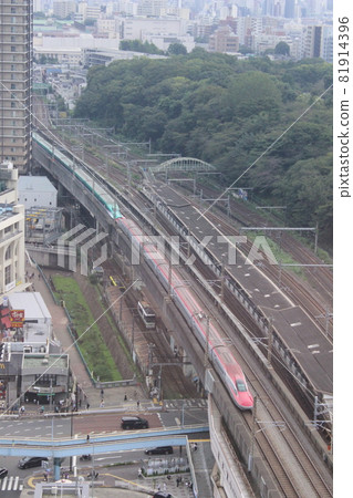 Trains in the metropolitan area Trains in the metropolitan area 81914396