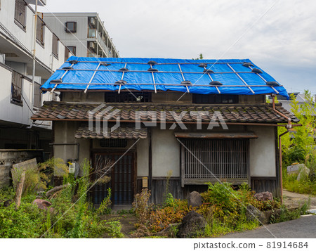 [Disaster image] Damage to the roof due to typhoon damage 81914684