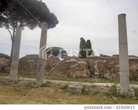 old ancient ostia archeological ruins 81920013