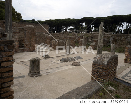 old ancient ostia archeological ruins old ancient ostia archeological ruins 81920064